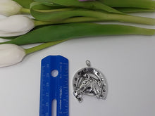 Load image into Gallery viewer, ps3009 - Large Sterling Silver Winners Circle