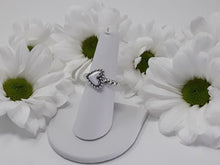 Load image into Gallery viewer, rs5001 - Side Heart Charm Ring On Bubble Band