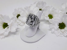 Load image into Gallery viewer, rs7371 - Sterling Silver Deer Head Ring With Fern Shank Large
