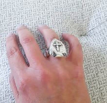 Load image into Gallery viewer, rs7508 - Sterling Silver Arrowhead With Cross On Large Braided Shank