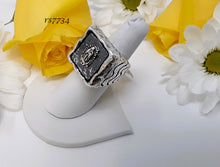 Load image into Gallery viewer, rs7734 - Square Top Ring With Small Virgin Center And Wavy Sides