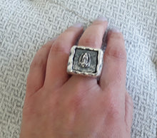 Load image into Gallery viewer, rs7734 - Square Top Ring With Small Virgin Center And Wavy Sides