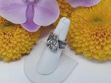 Load image into Gallery viewer, rs7817 - Sterling Silver Chevron Band With Sterling Silver Virgin