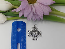 Load image into Gallery viewer, ps5007 - Medium Sterling Silver Leafy Kd Cross with Heart Center (Middle Charm)
