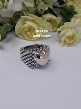 Load image into Gallery viewer, rb7266 sterling silver crosshatch square ring w/ 14k heart
