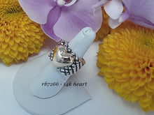 Load image into Gallery viewer, rb7266 sterling silver crosshatch square ring w/ 14k heart
