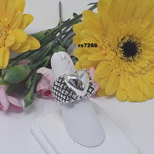 Load image into Gallery viewer, rs7266 sterling silver crosshatch heart

