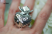 Load image into Gallery viewer, rs7643 - Large Sterling Silver Sacred Heart Ring With xx&#39;s And Three Silver Crosses
