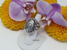 Load image into Gallery viewer, rs7672 - Large Oval Sterling Silver Virgin Ring
